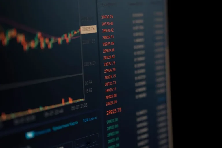 Stellantis en bourse : ce qu&rsquo;il faut savoir avant d&rsquo;acheter l&rsquo;action
