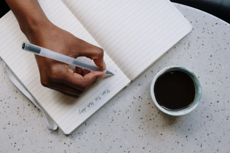 Comment changer de métier : méthode et dispositifs pour réussir sa reconversion