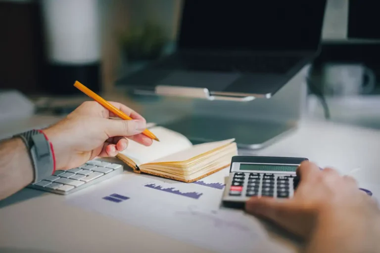 Échelon de bourse : comment il se calcule et ce qu&rsquo;il change