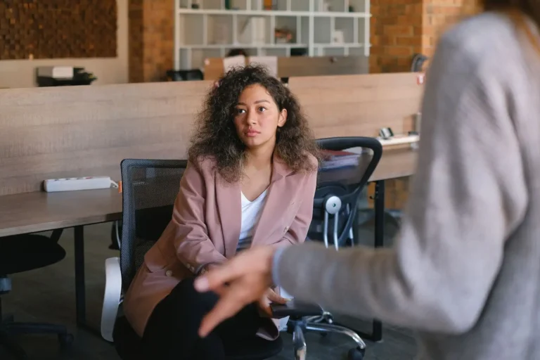 Communication bienveillante : parler clair sans agresser