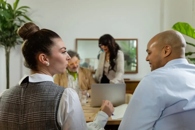 Communication formelle et informelle : comprendre la différence