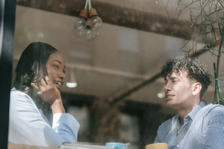Communication interpersonnelle : définition et fonctionnement