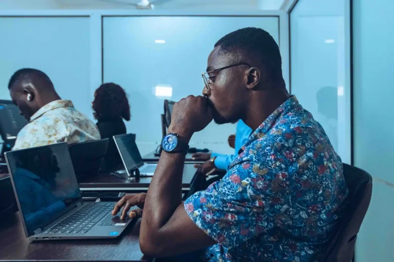 Reconversion professionnelle : définition, étapes et financement