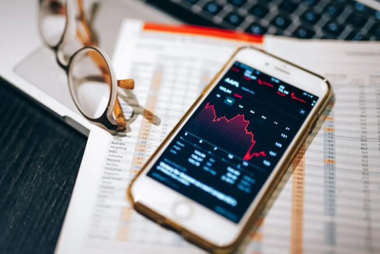 Bourse Nasdaq : la place, les indices et ce que vous suivez vraiment